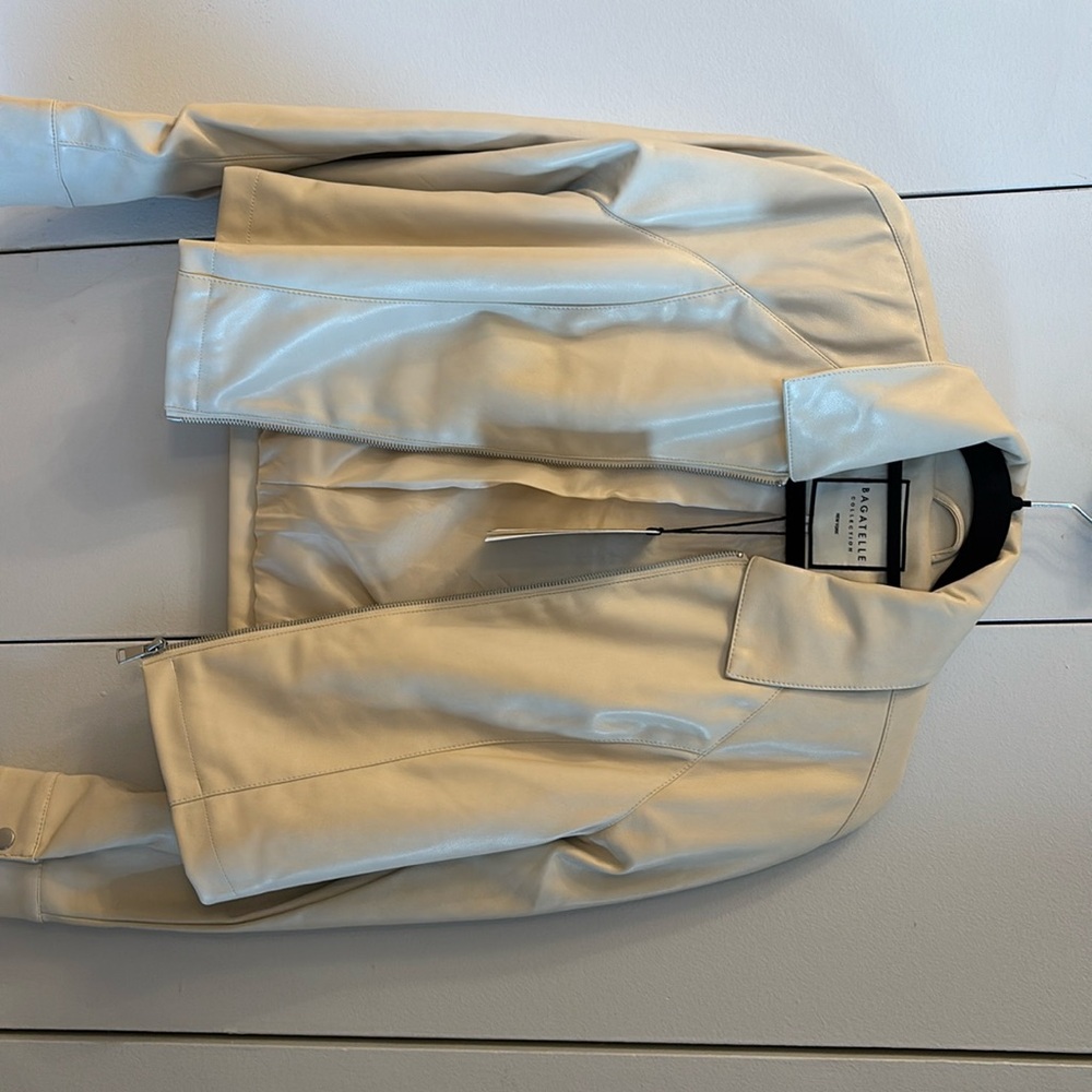 Bagatelle leather jacket - worn once
Perfect jacket - just don’t wear!